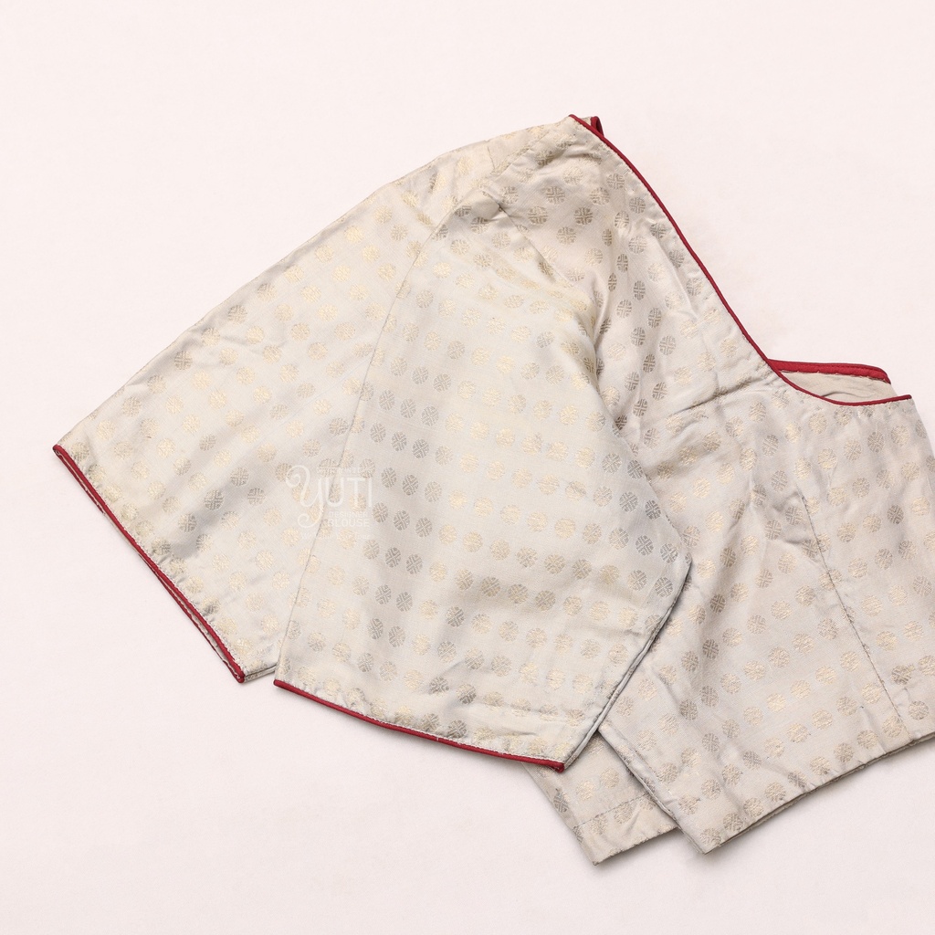 Onam Simple With Red Neck border Blouse | SIZE 36(adjustable up to 32- 38)