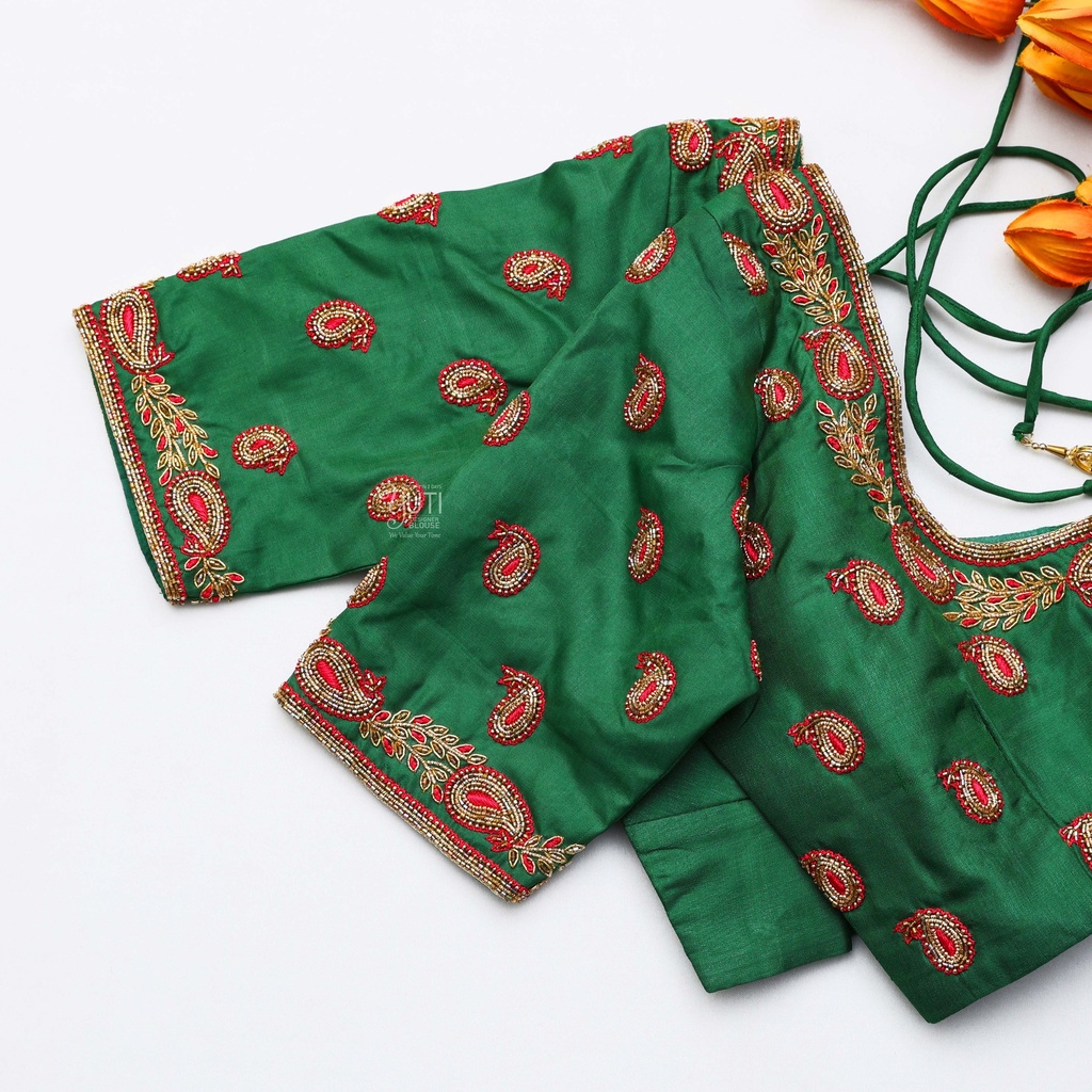 The perfect and crisp dark spring green blouse:
