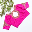 The ideal neon pink bridal blouse to enhance your wedding