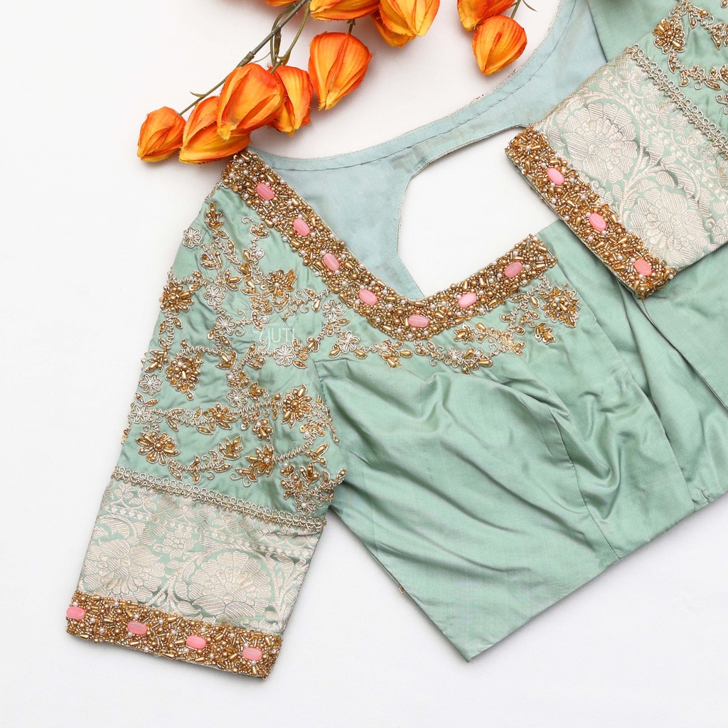 Introducing our captivating Grey Asparagus embroidery blouse, where style meets elegance 👗