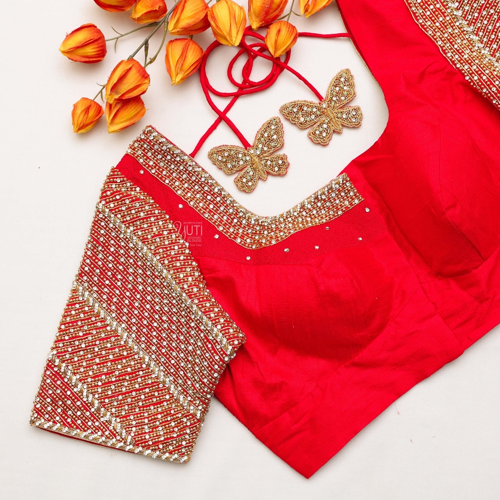 Immerse yourself in the rich depths of this vibrant shade, beautifully enhanced with intricate embroidery details that are nothing short of enchanting.