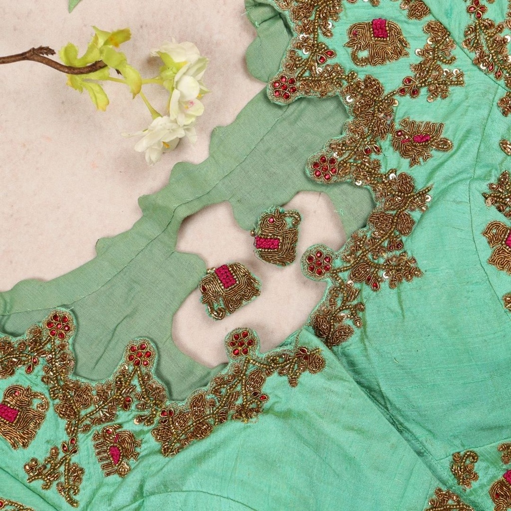 144-4-elephat-floral-yuti-designer-blouse144-4-elephat-floral-yuti-designer-blouse