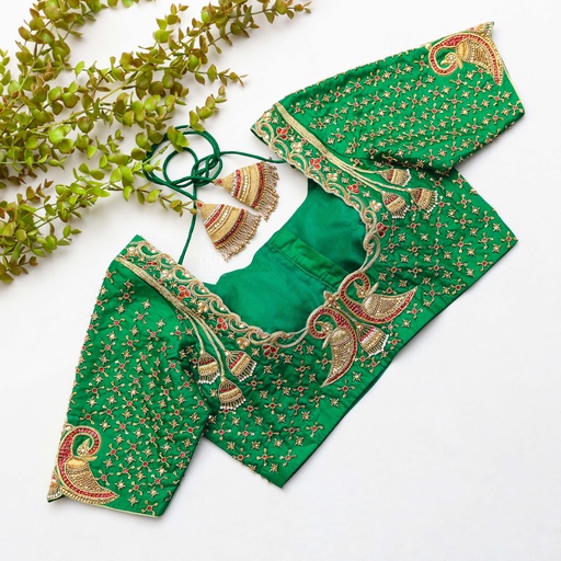 Feeling like a natural goddess in this stunning green bridal blouse