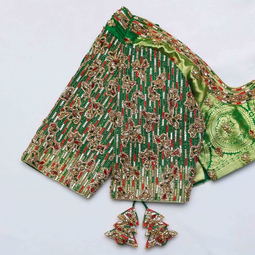 Feeling like a radiant eco-friendly queen in this stunning green bridal blouse